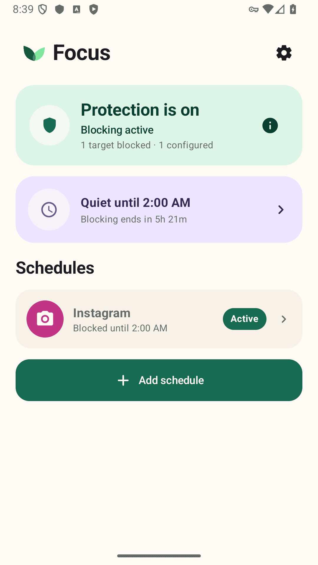 Focus dashboard with protection on and an active Instagram blocking schedule.